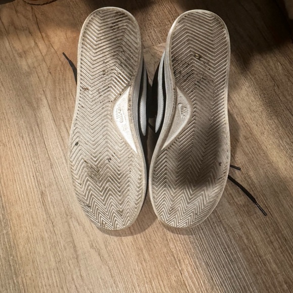 Nike Court Royale 2 High Top Sneaker - Picture 5 of 5